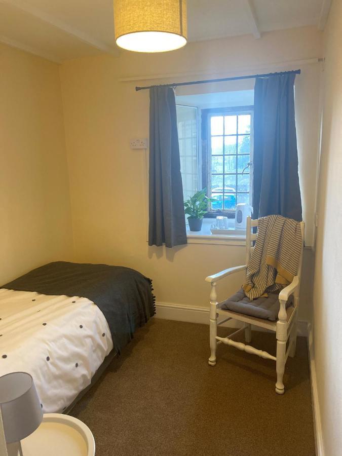 The Fleur-De-Lis Hotel Chiselborough Zimmer foto